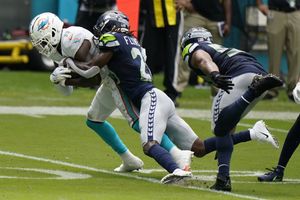 Too close, then comfort: Seahawks pull away late vs. Dolphins, move to 4-0  for 2nd time in team history