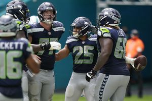 Dolphins Give Up 2nd Quarter Touchdown to Seahawks - The Phinsider