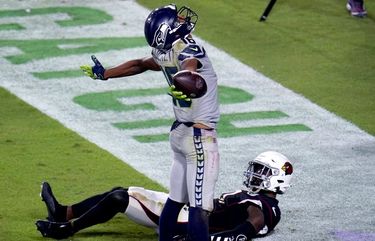 Seahawks receiver Tyler Lockett showed again vs. Cardinals why he's a  'phenomenal football player