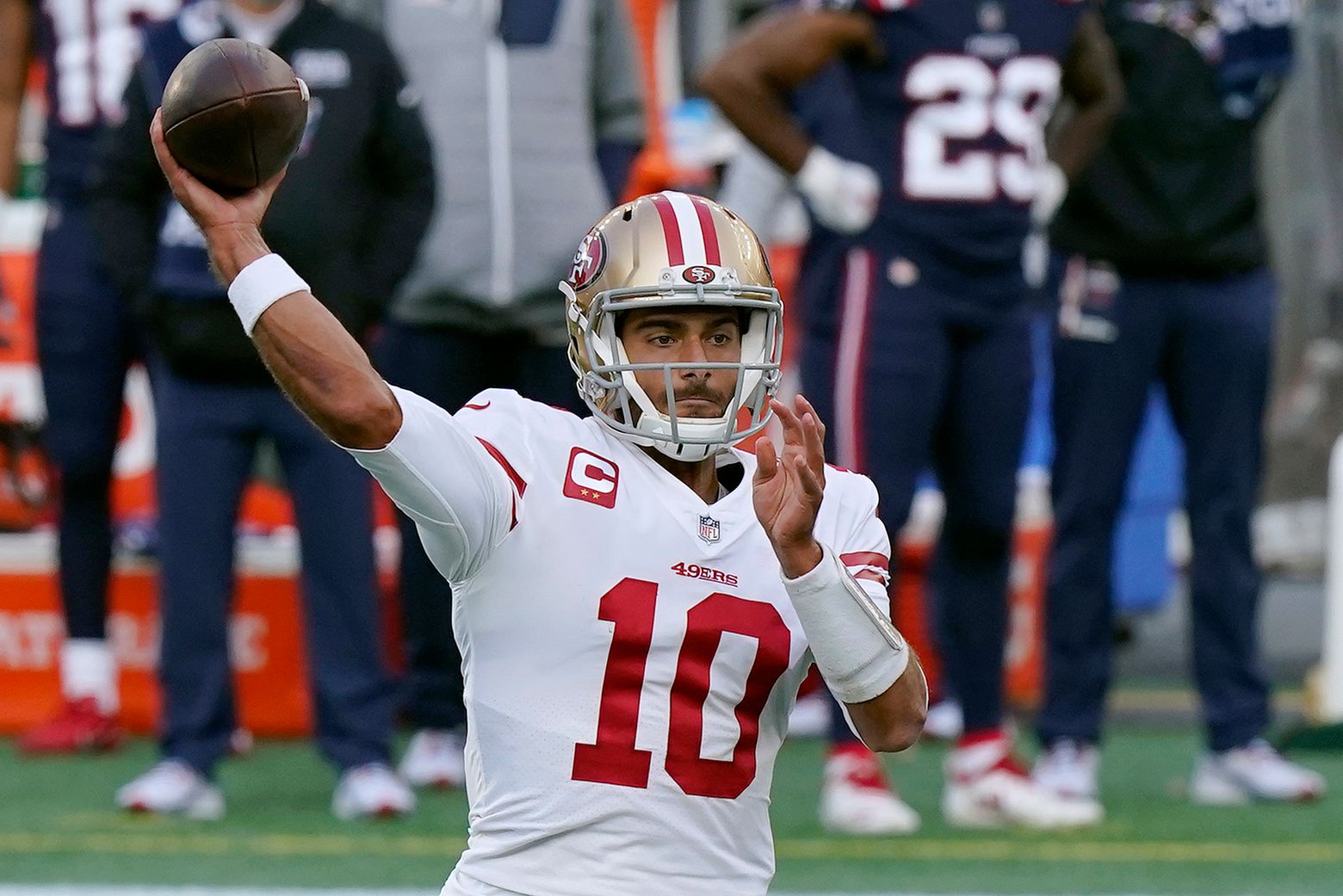 Garoppolo shines in return to NE; Niners crush Patriots 33-6 - The