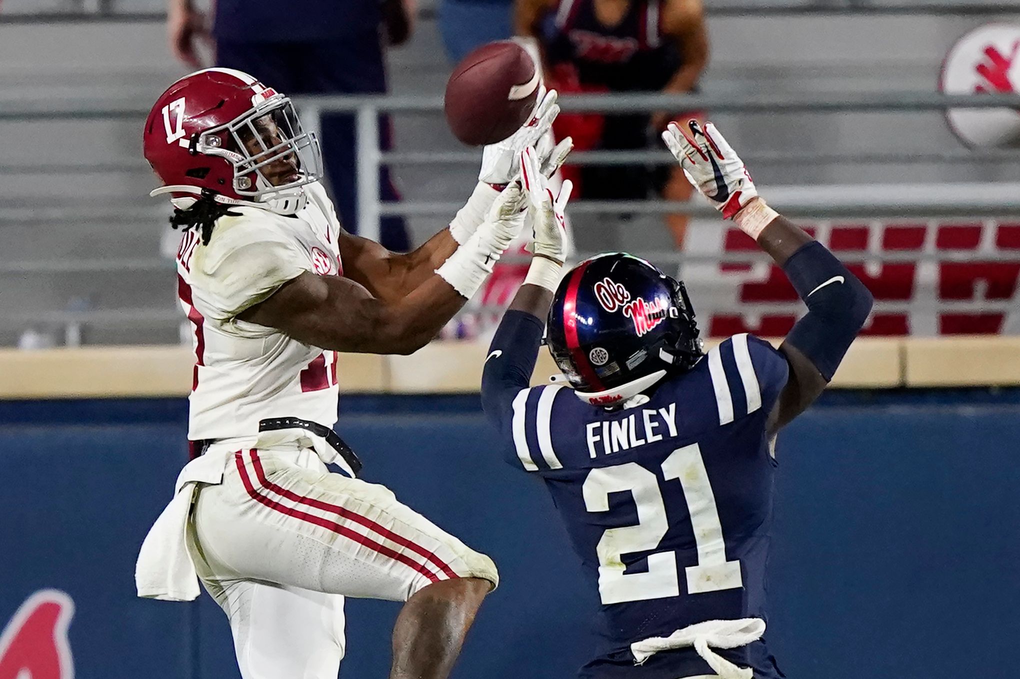 Jaylen Waddle injury: Alabama football loses its brightest star - Sports  Illustrated