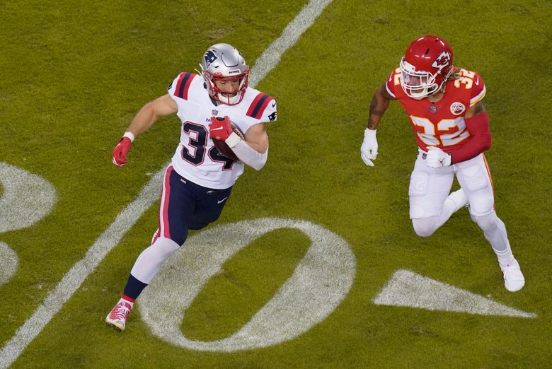 Chiefs game: Chiefs defeat Patriots, 26-10