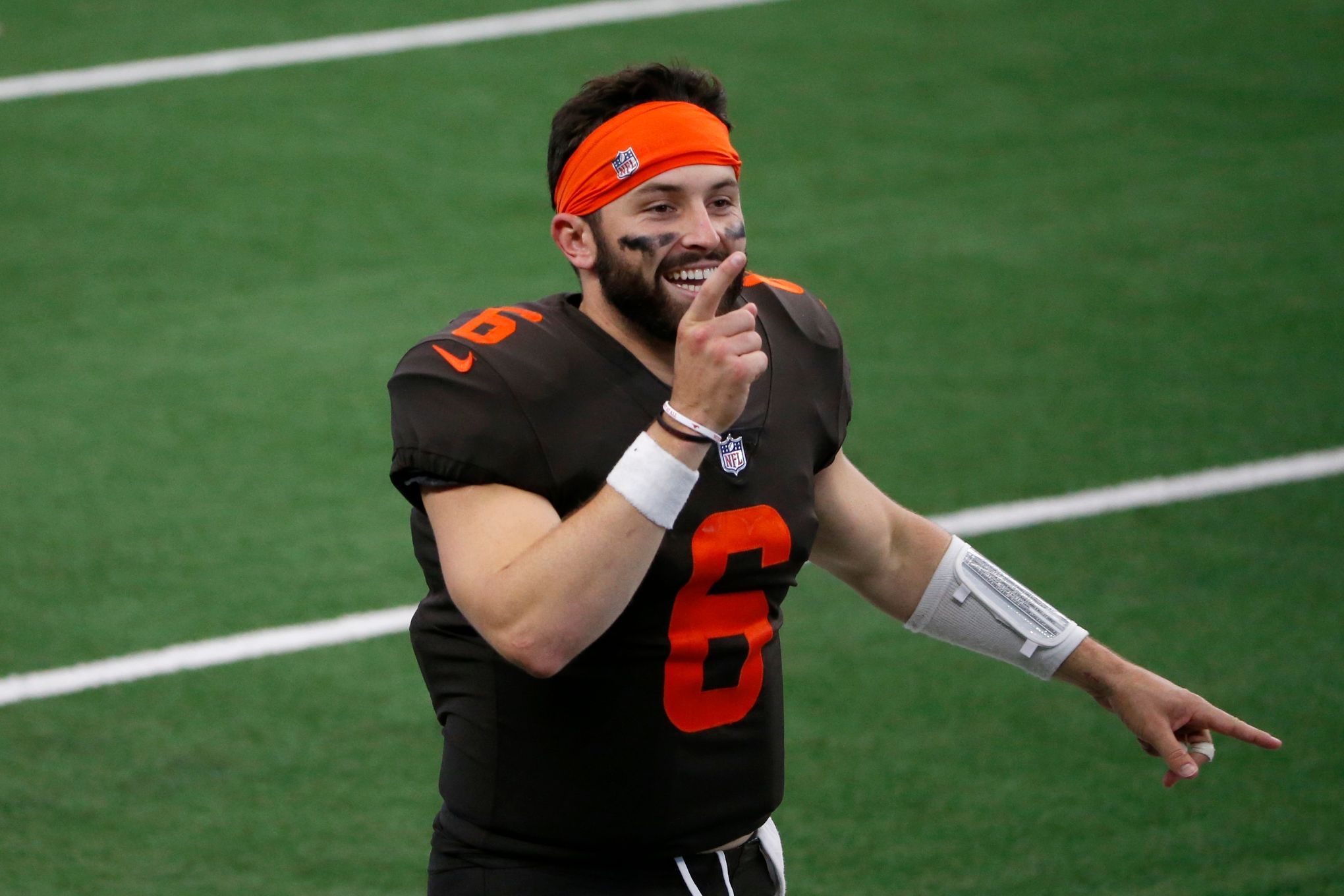 Baker Mayfield catches pass on trick play, ties Browns with NY Jets