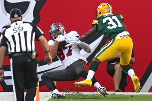 Green Bay Packers 10-38 Tampa Bay Buccaneers: Tom Brady beats out