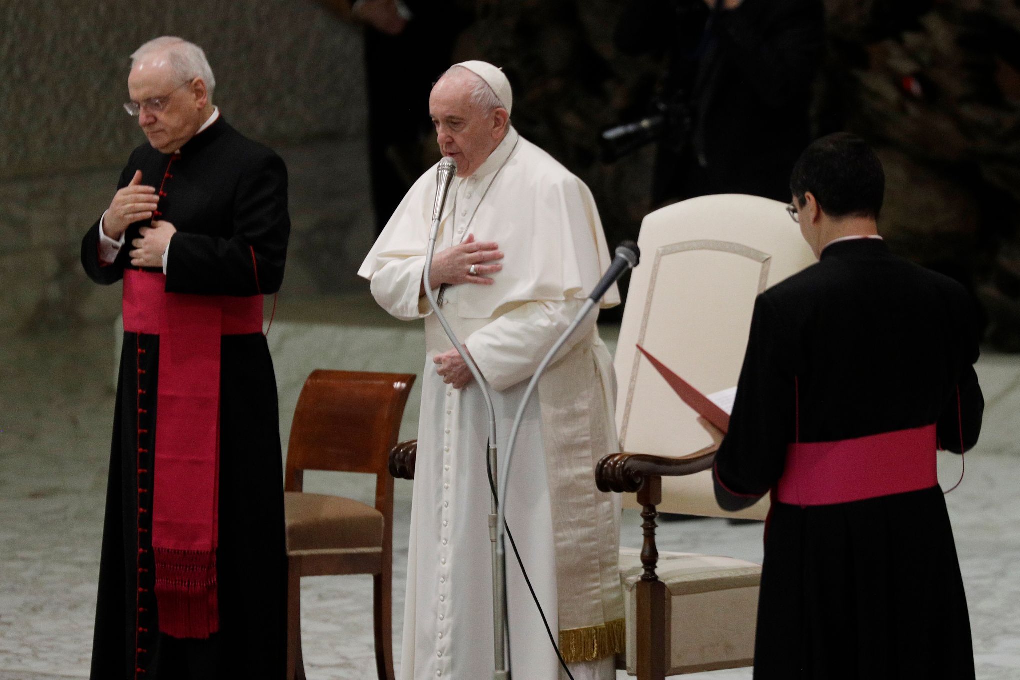 Francis becomes 1st pope to endorse same-sex civil unions | The Seattle  Times