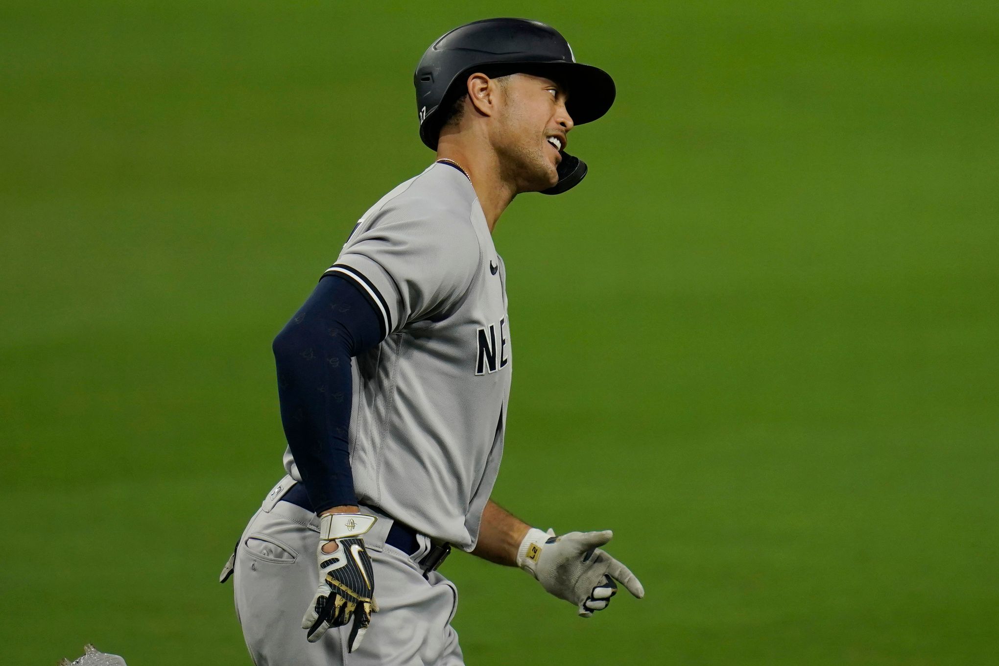 Giancarlo Stanton 'Excited to Get Better Together' With Yankees