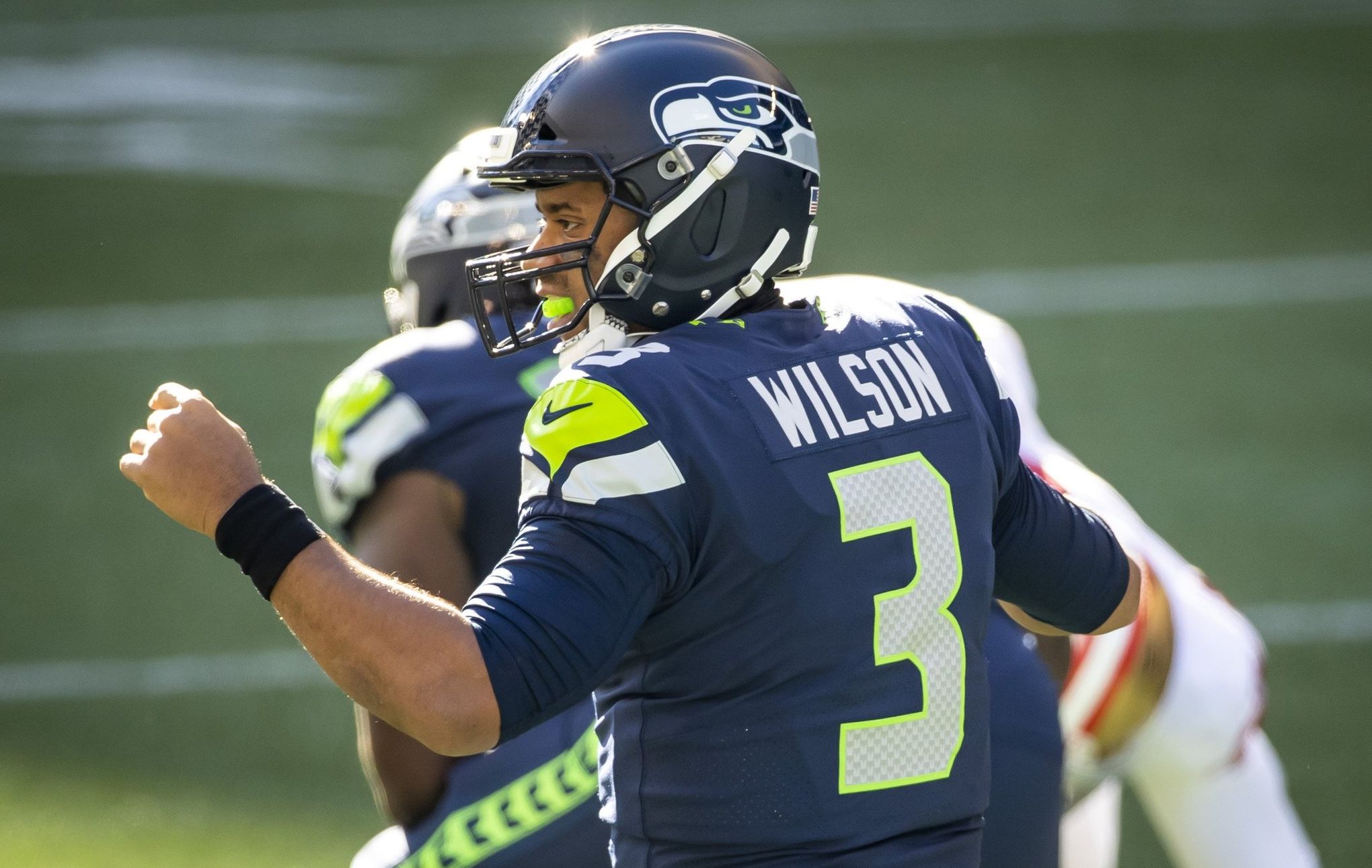 Seahawks, 49ers enter season as NFC West favorites