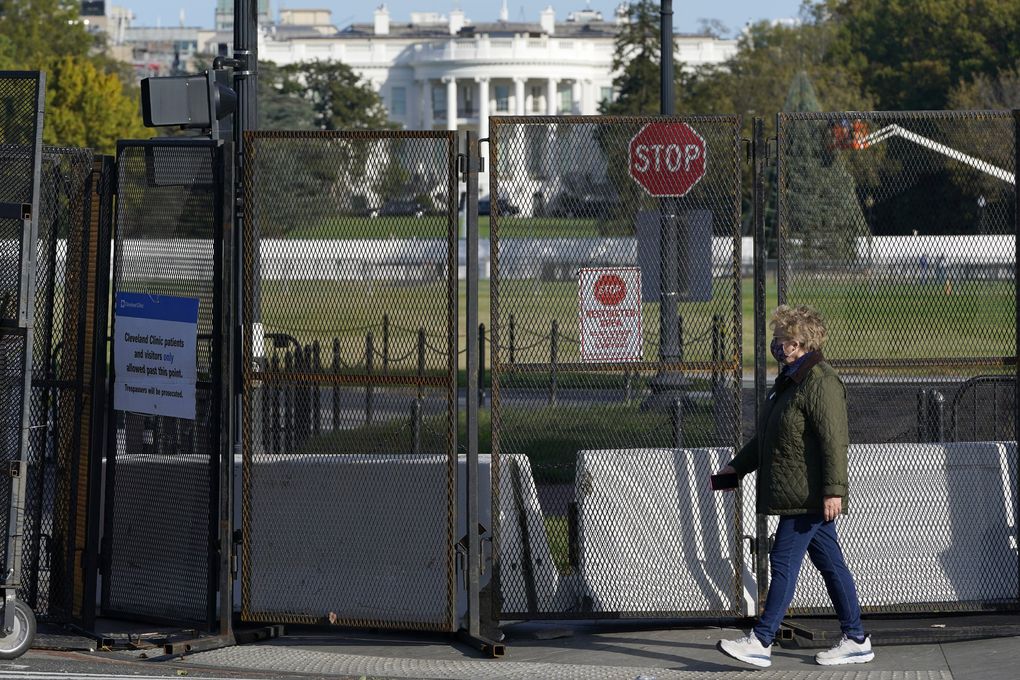Security fencing surrounds the White House in Washington, D.C. (Susan Walsh / The Associated Press)