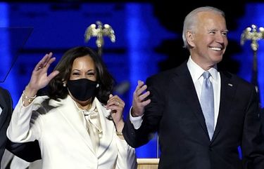 From left, Doug Emhoff, husband of Vice President-elect Kamala Harris, Harris, President-elect Joe Biden and Jill Biden, on stage together, Saturday, Nov. 7, 2020, in Wilmington, Del.(AP Photo/Andrew Harnik, Pool) DEAH529 DEAH529