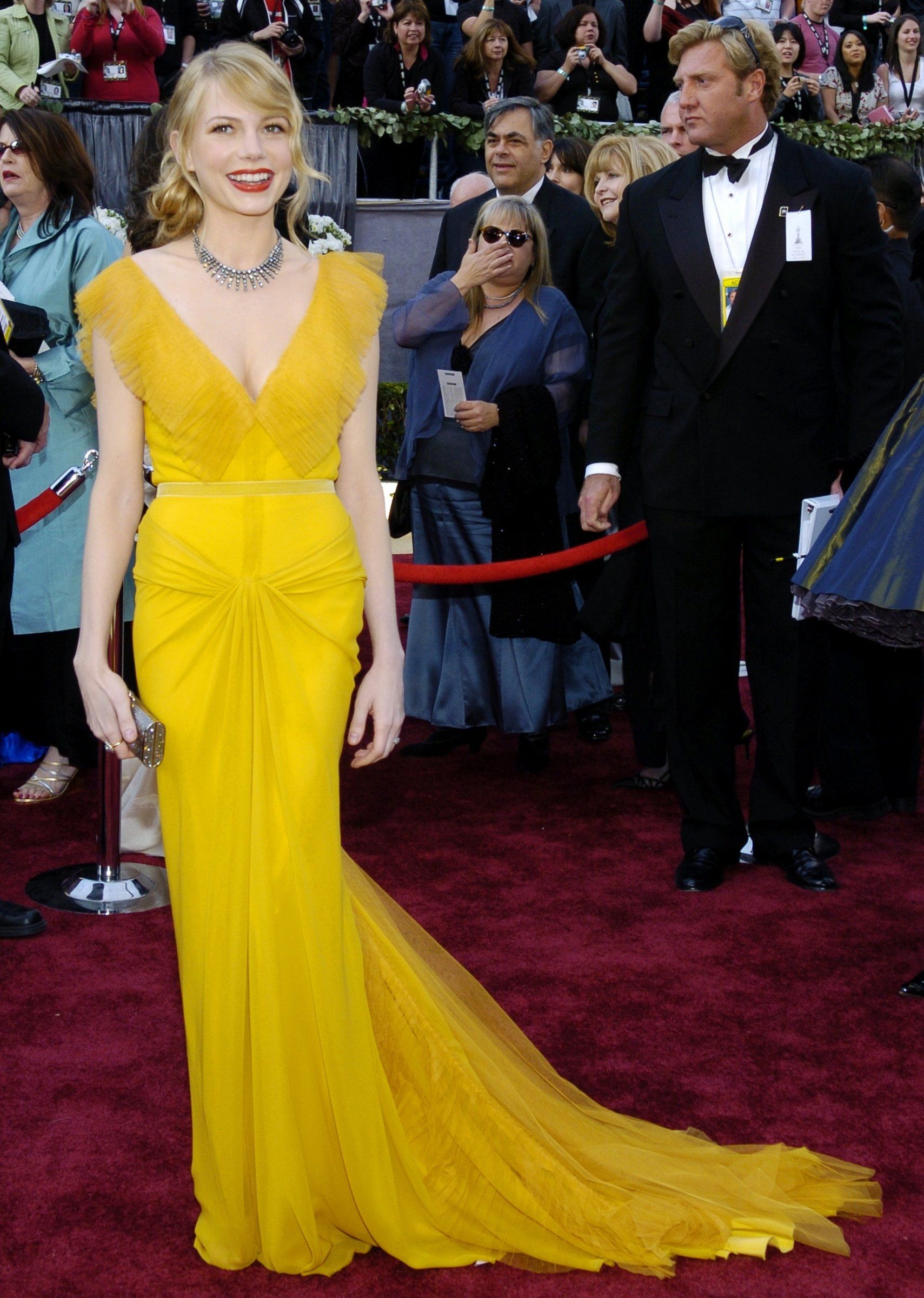 Michelle williams 2025 yellow dress oscars