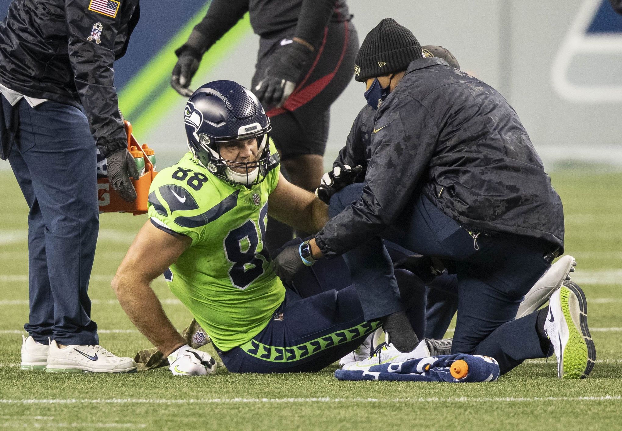 Seahawks tight end Greg Olsen likely to miss extended time after rupturing  ligament in foot vs. Cardinals