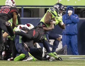 Throwback Thursday: Seahawks regain form — and running game — in prime-time  win vs. Cardinals