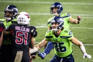 Throwback Thursday: Seahawks regain form — and running game — in