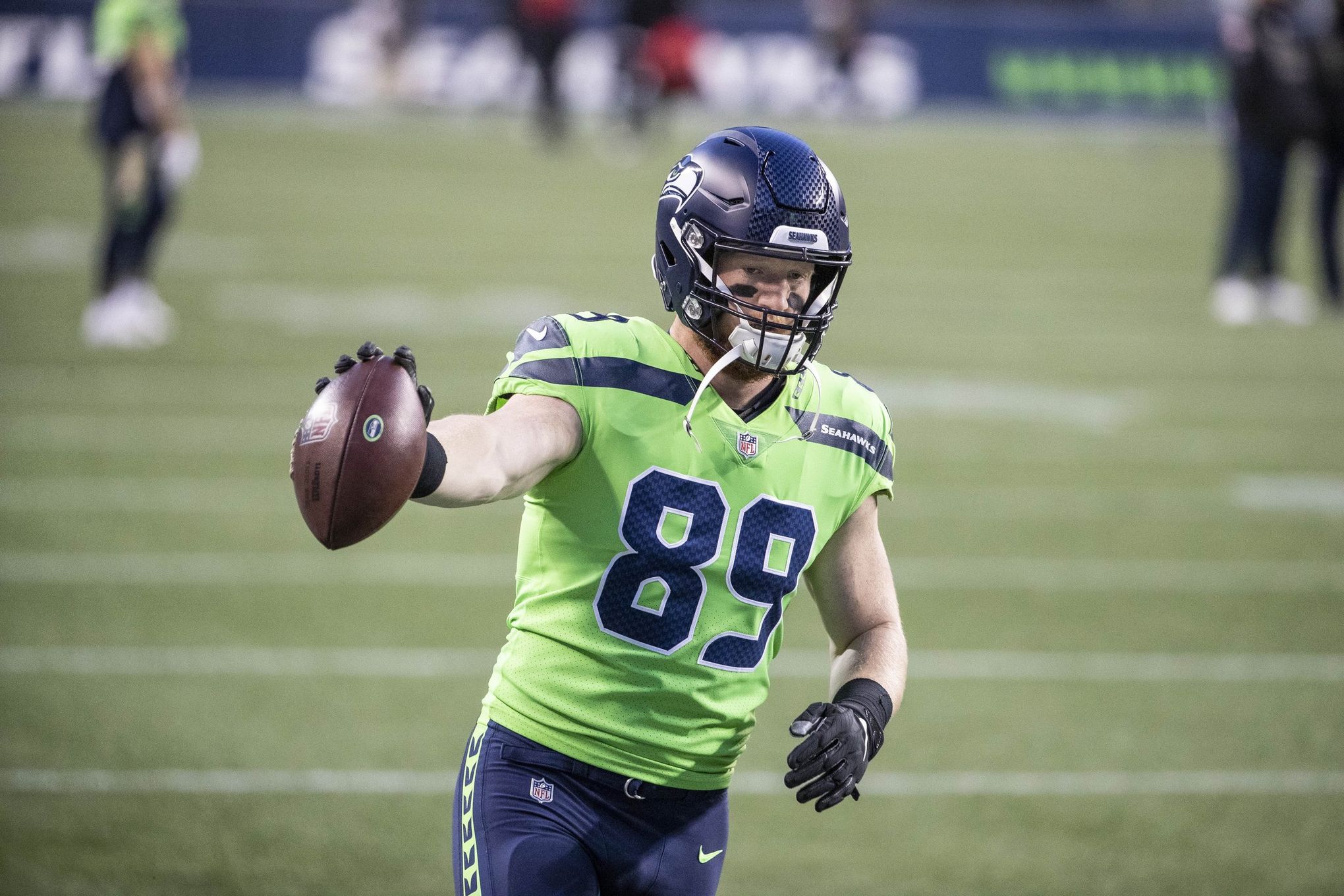 Ex-Husky Will Dissly welcomes larger role in Seahawks offense with Greg  Olsen out