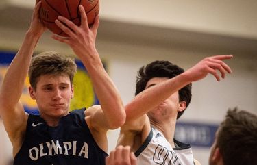 UW men’s basketball lands Olympia big man Jackson Grant to salvage 2021