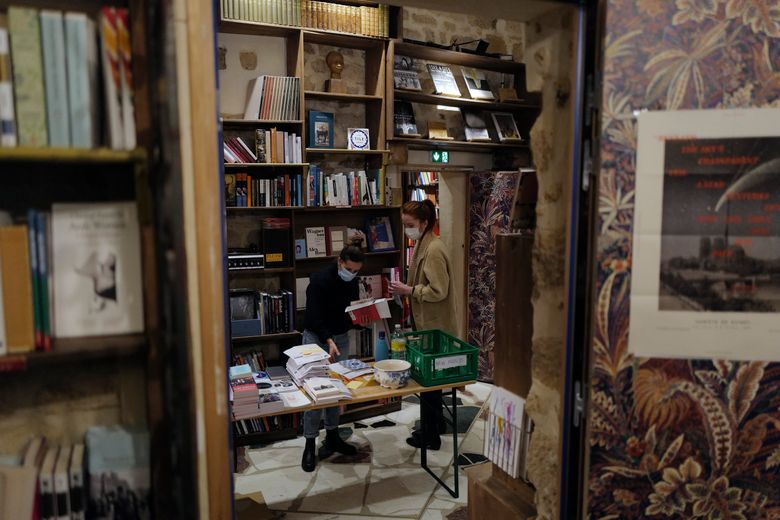 Virus-hit Paris Bookshop Shakespeare & Co Appeals for Help - Bloomberg