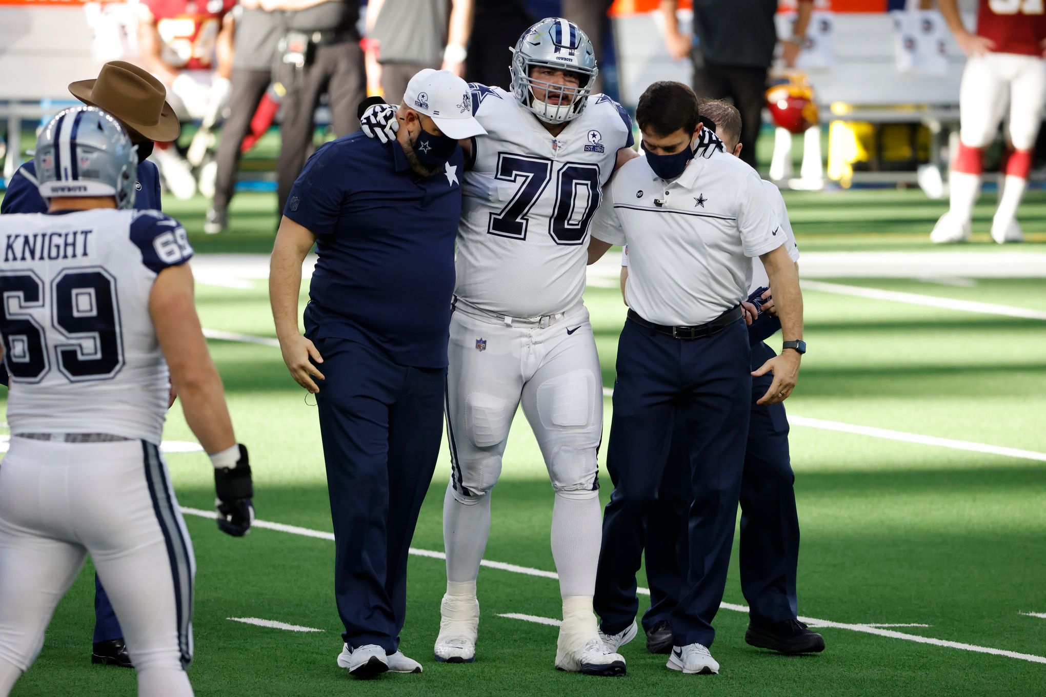 ARLINGTON, TX - DECEMBER 11: Dallas Cowboys Zack Martin (70