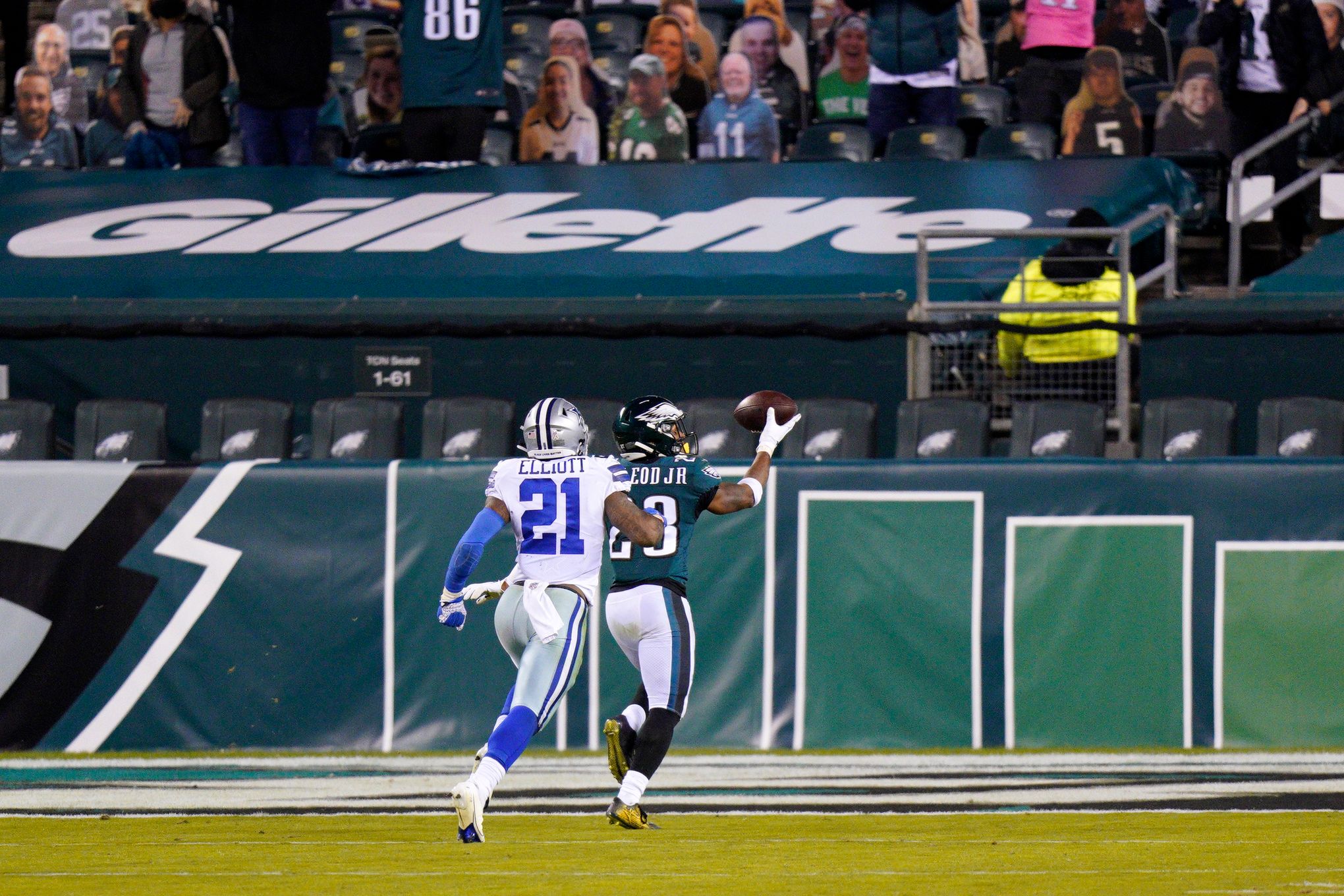 Cowboys' Ezekiel Elliott after blowout win over Eagles: 'We don't