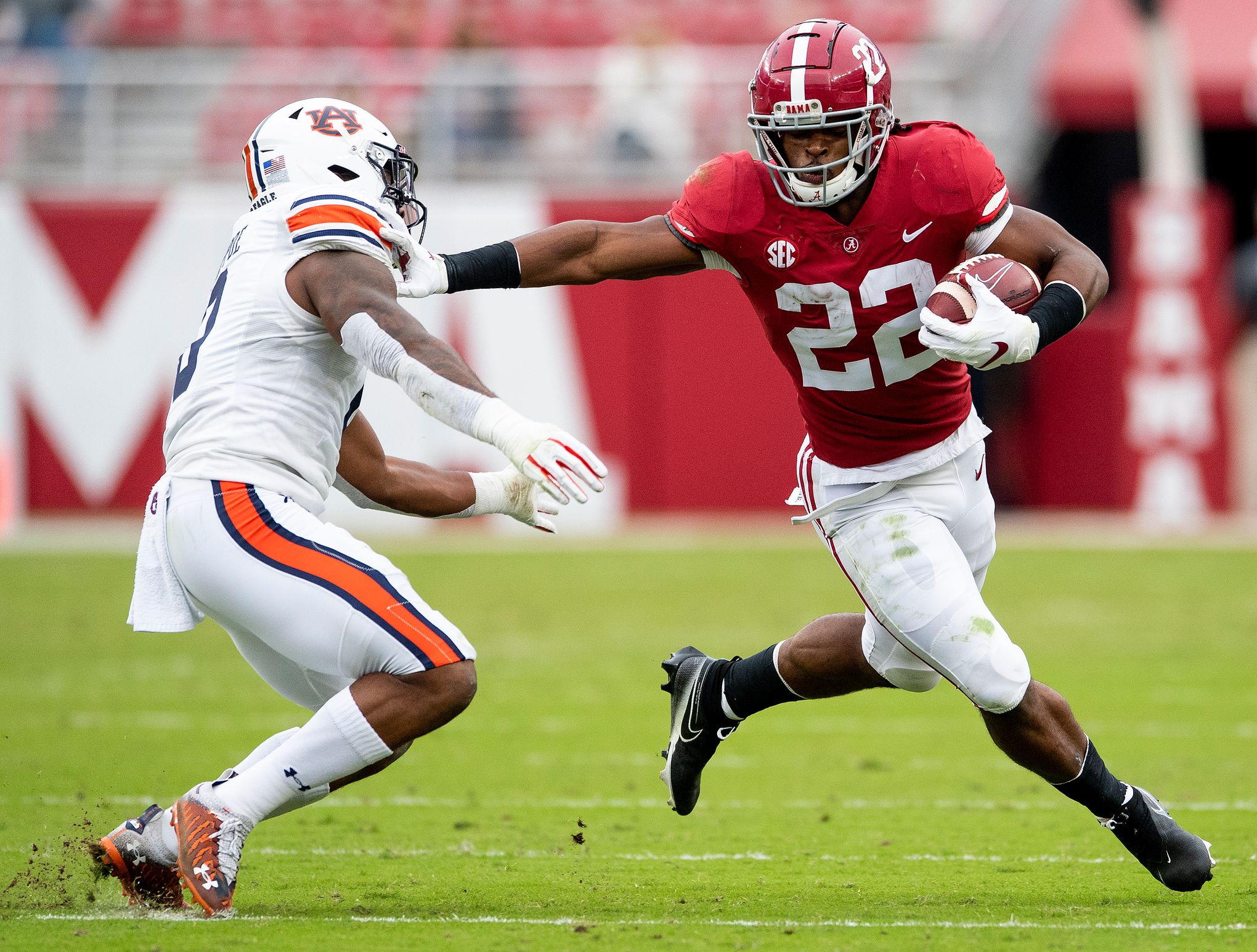 Mac Jones connects with John Metchie for two touchdowns during the 2020  Iron Bowl 