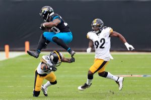 Steelers dominate skidding Jaguars 27-3, remain unbeaten