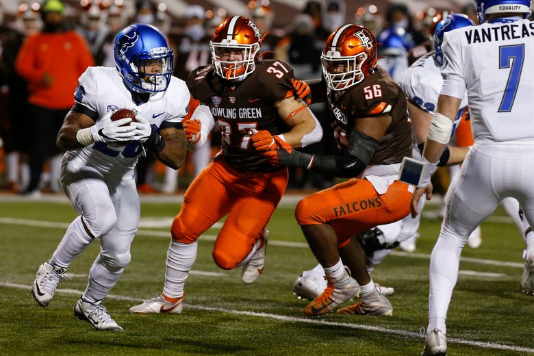 Jaret Patterson of the Washington Football Team runs with the ball in