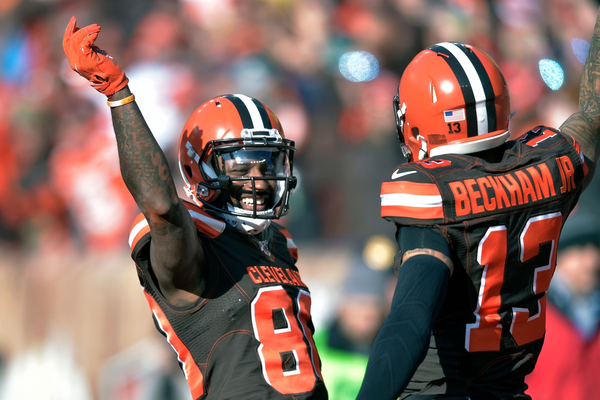 AP source: Browns excuse Beckham for 2nd straight day