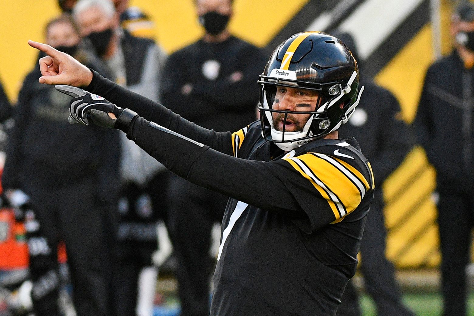 Week of isolation works for Big Ben; Steelers rip Bengals