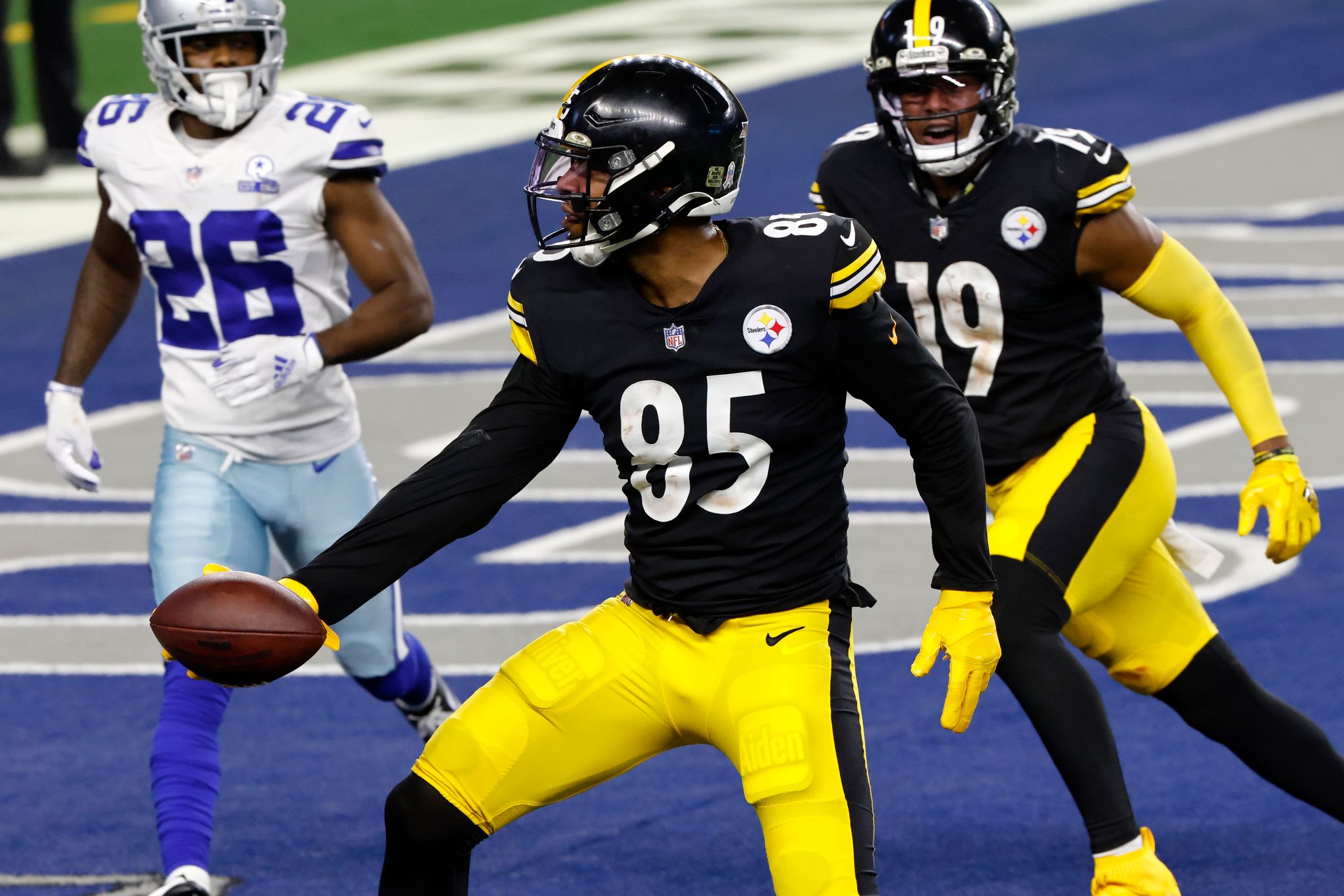 Injured Big Ben rallies unbeaten Steelers past Cowboys 24-19