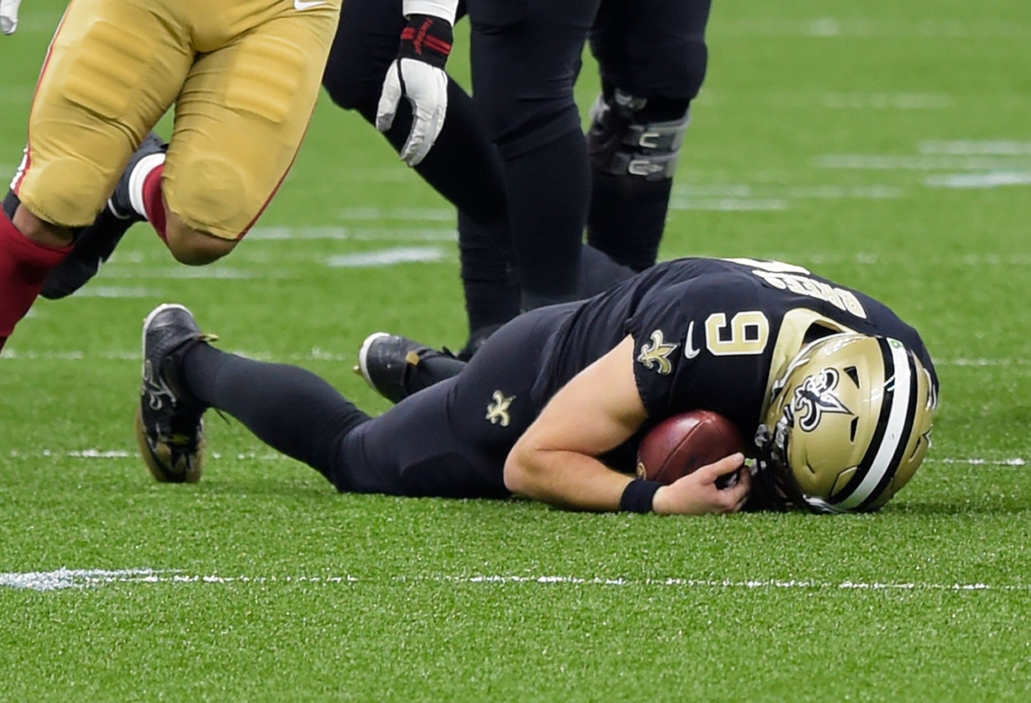 Saints' Marshon Lattimore week to week after undergoing surgery for thumb  injury, per reports 