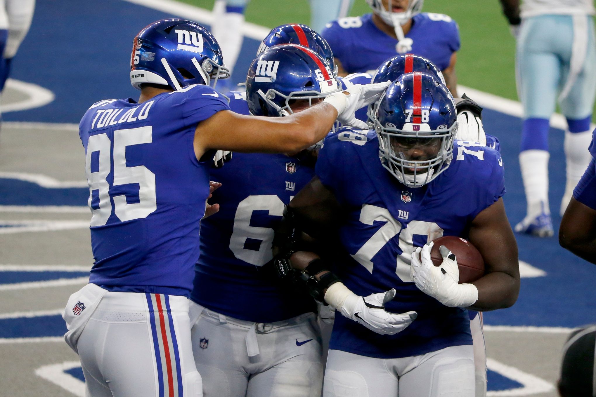 darnay holmes of the ny giants has a side gig called his bakery