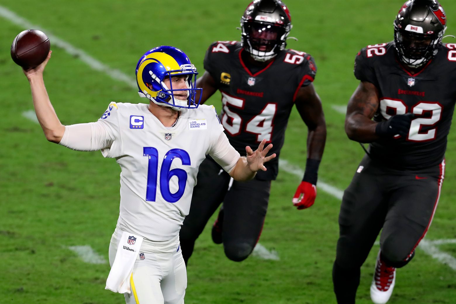 Goff throws for 376 yards, 3 TDs in Rams' 27-24 win vs Bucs