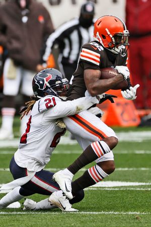 Chubb, Hunt rush Browns past Texans, 10-7  News, Sports, Jobs - Weirton  Daily Times