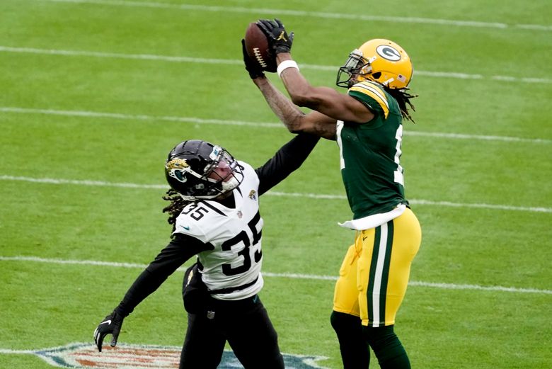 Packers' Davante Adams goes down in practice but returns to field