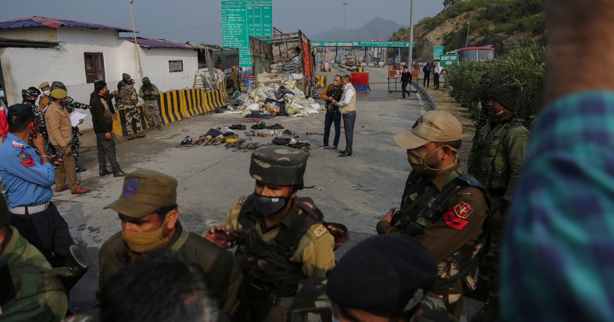 Indian police say 4 suspected rebels killed in Kashmir | The Seattle Times