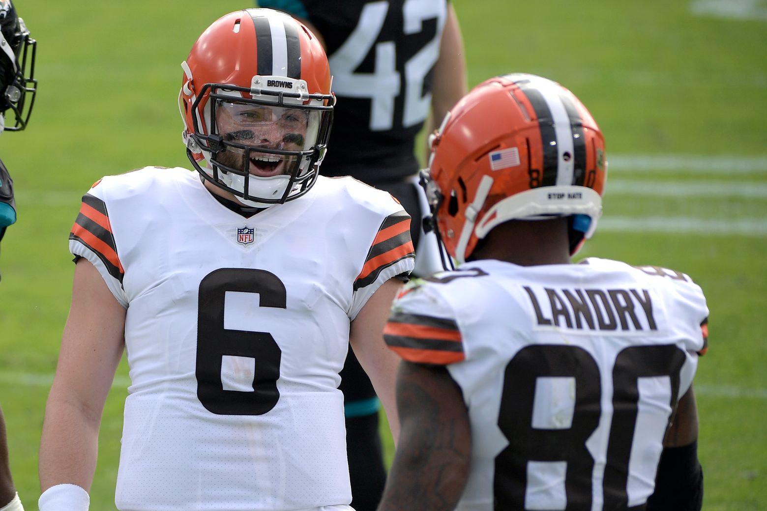 Browns survive late scare, hold on to beat Jaguars 27-25