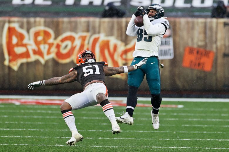 Eagles vs. Browns score: Late-game miscues lead to Cleveland and