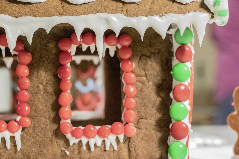 Gingerbread House Tips - 15 Tricks for Making Gingerbread Houses