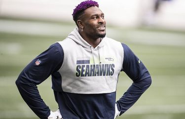 DK Metcalf has more touchdowns then JJ Arcega-Whiteside has career  receptions. JJ was also drafted the same year (2019), the same round (2)  and 7 picks before DK. : r/eagles