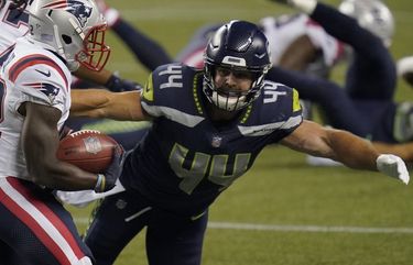 Nick Bellore posts priceless tweet after re-signing with Seahawks