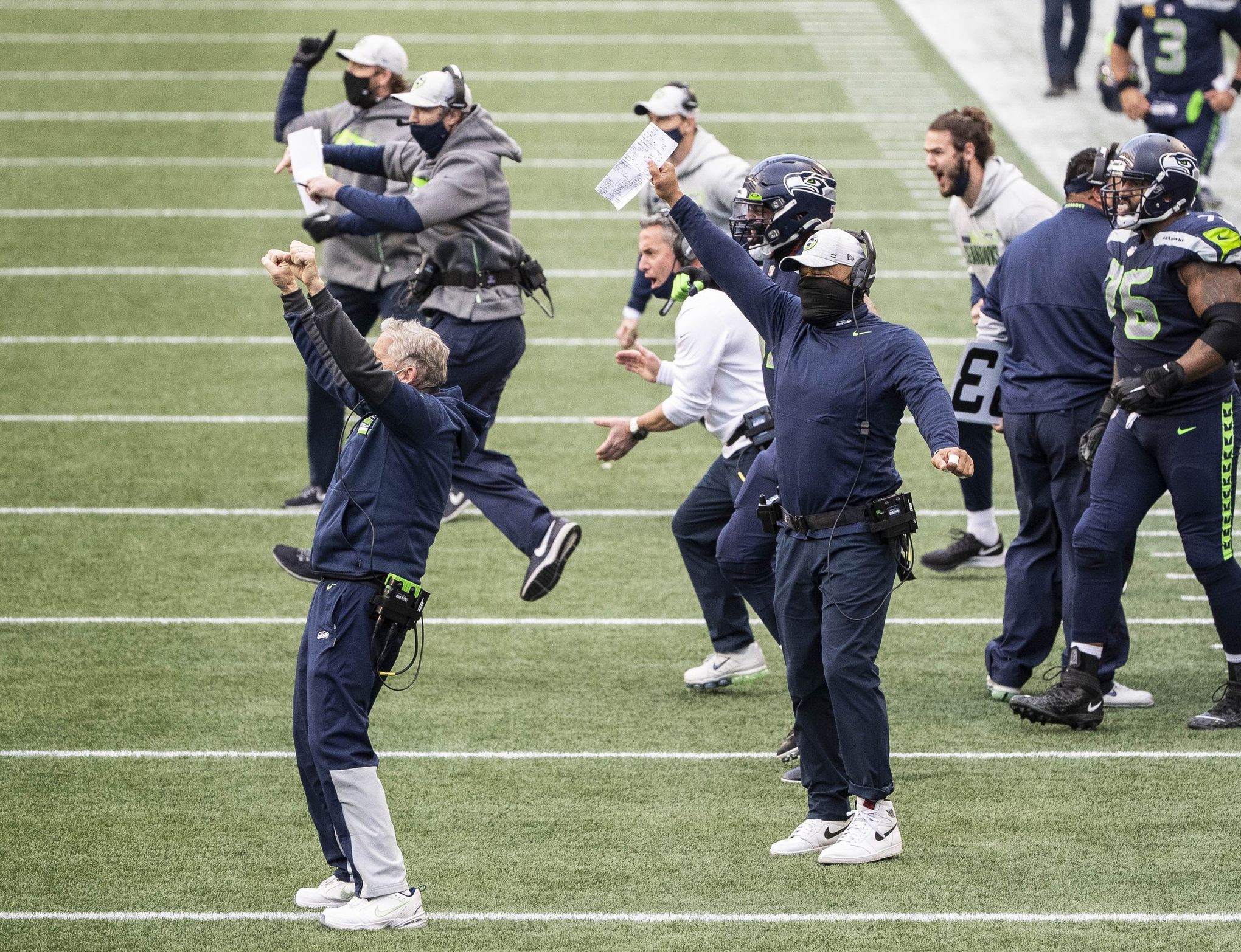 Banner day: Stout defense vs. Rams leads the Seahawks to their first NFC  West title since 2016, Sports