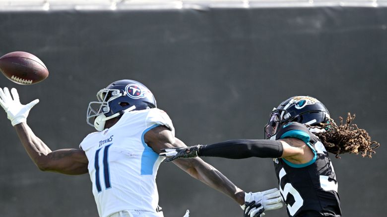 Henry runs wild, Titans hand Jags 12th straight loss, 31-10