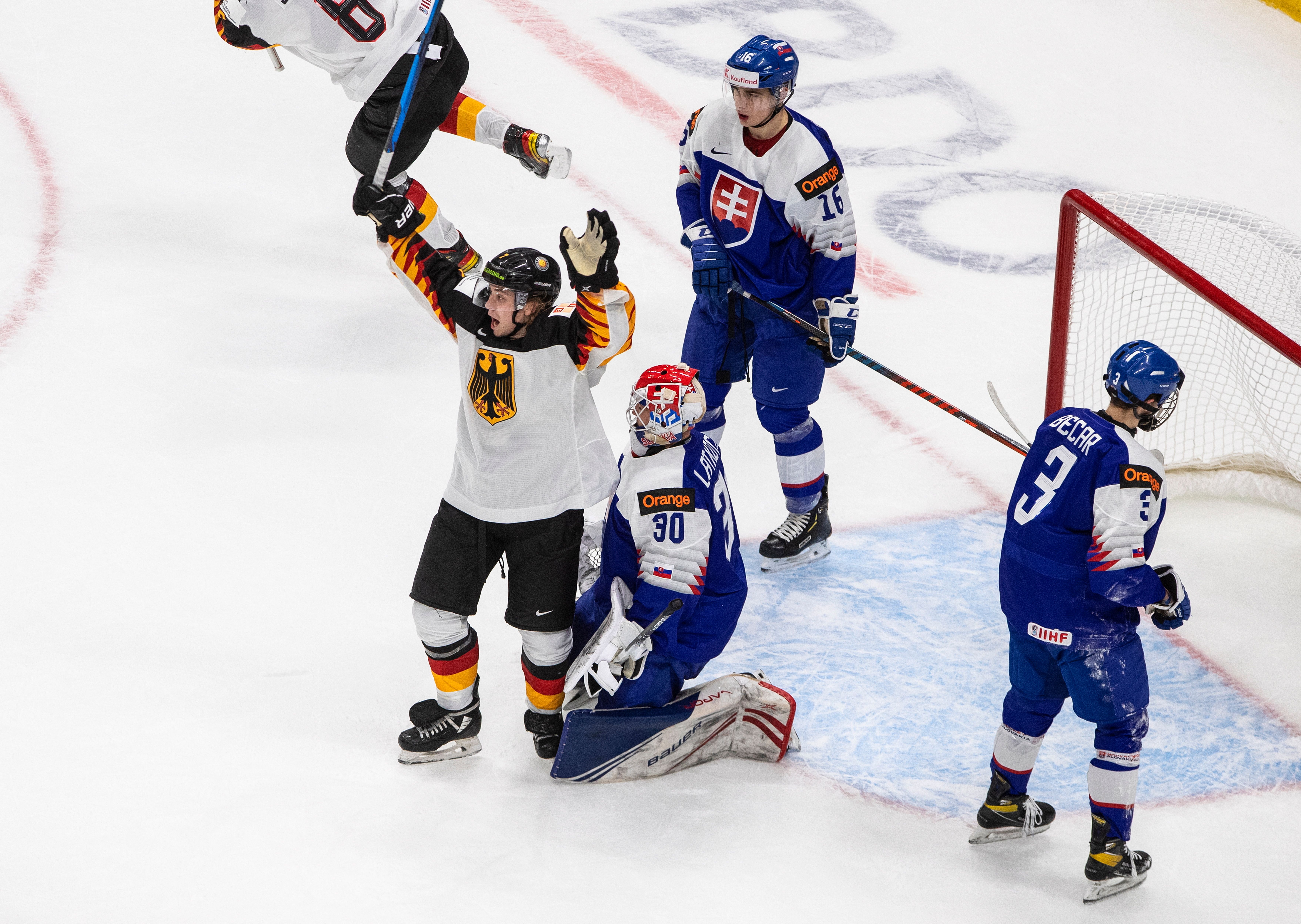 Germany edges Slovakia 4-3 in OT at world juniors The Seattle Times