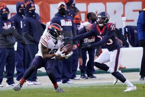 Trubisky outplays Watson, Bears beat Texans