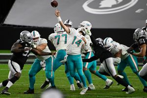 Ryan Fitzpatrick out of Miami Dolphins' playoff decider against