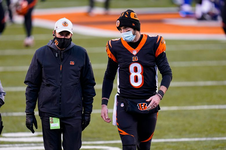 Cincinnati Bengals quarterback Brandon Allen passes the ball during