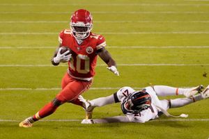 CHIEFS KINGDOM: Chiefs rally to beat Denver Broncos 22-16 to