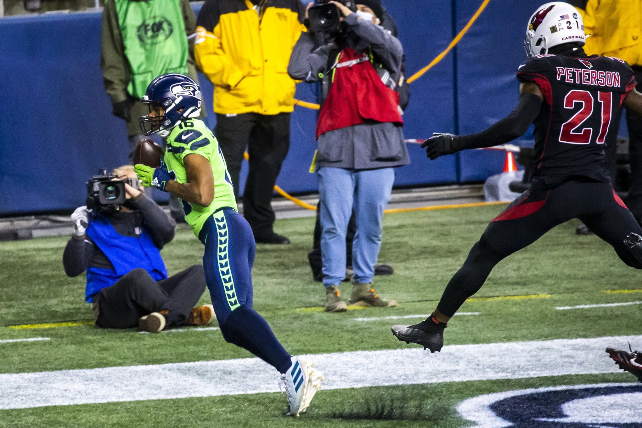 D.K. Metcalf & Tyler Lockett Seattle Duo WHT