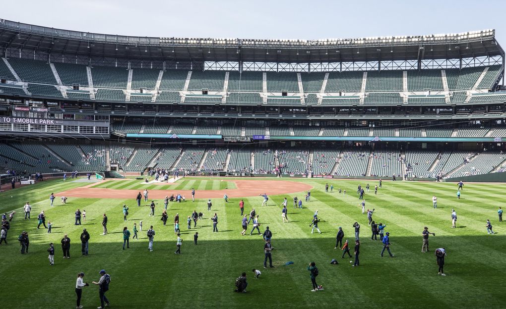Mariners FanFest, like this one on 2019, won’t take place this year. (Steve Ringman, The Seattle Times)