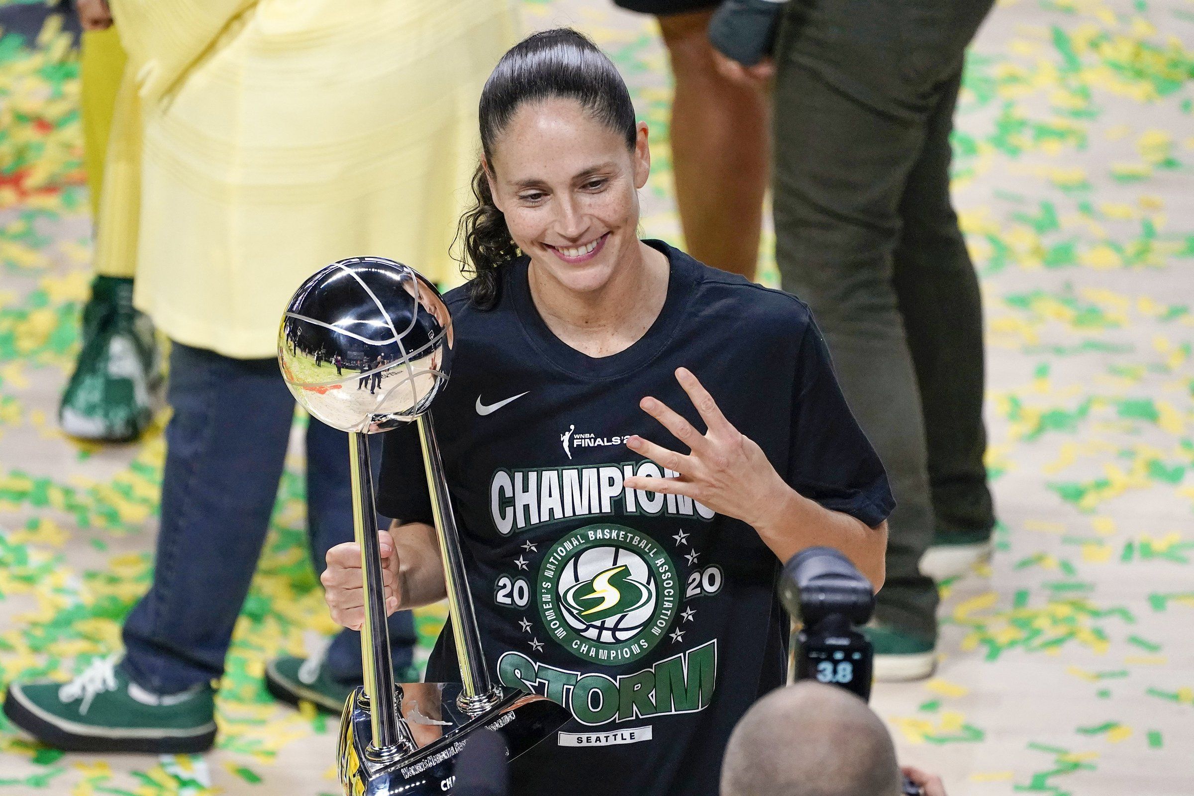 Four-time WNBA champion Sue Bird re-signs with Seattle Storm | The 