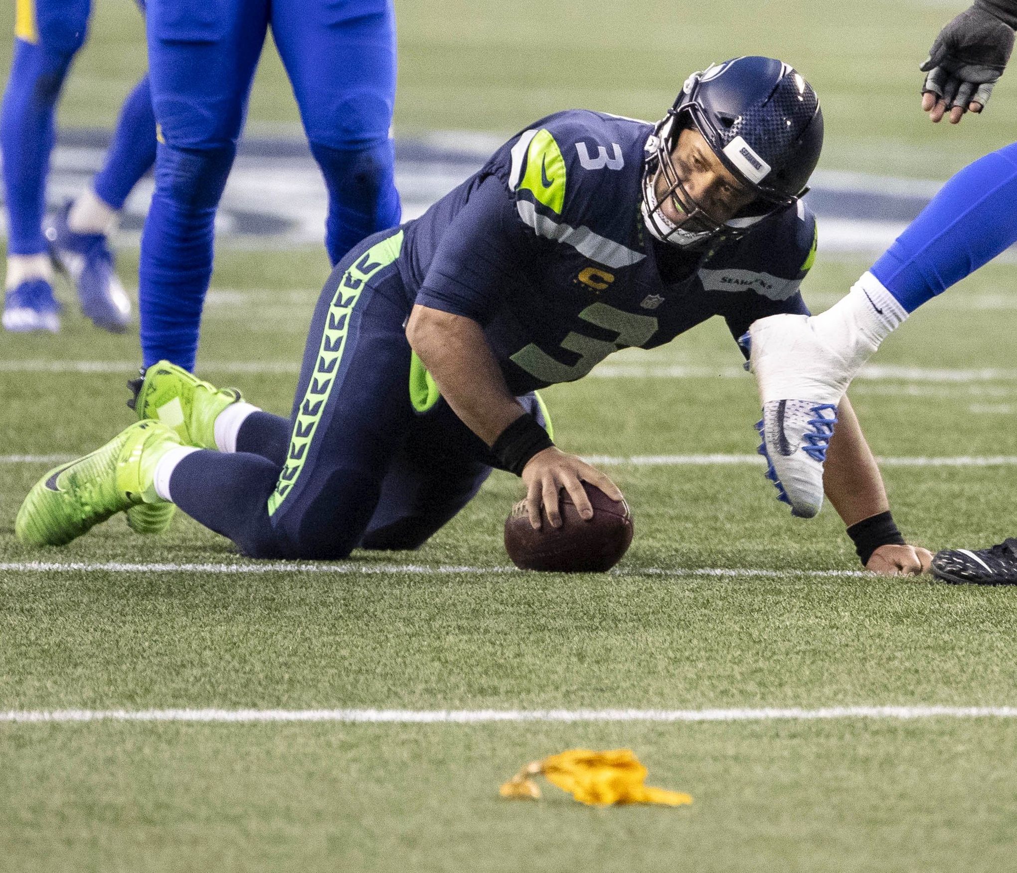 Lack of O-line improvement hurts Seahawks' offseason grade